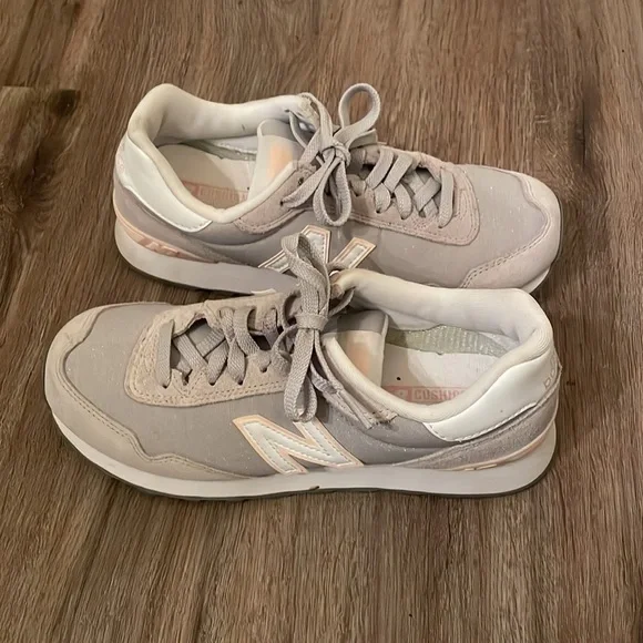 New balance sneakers size - 7US - Picture 2 of 4